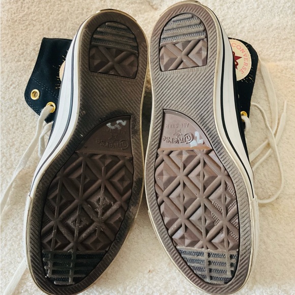 Women’s Converse White and Black High-Tops with Gold Eyelets Size 8 - Picture 3 of 4